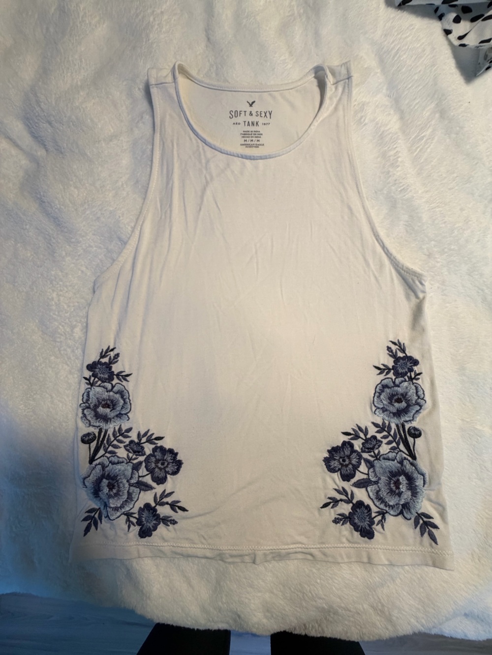 VGUC American Eagle floral appliqué tank top